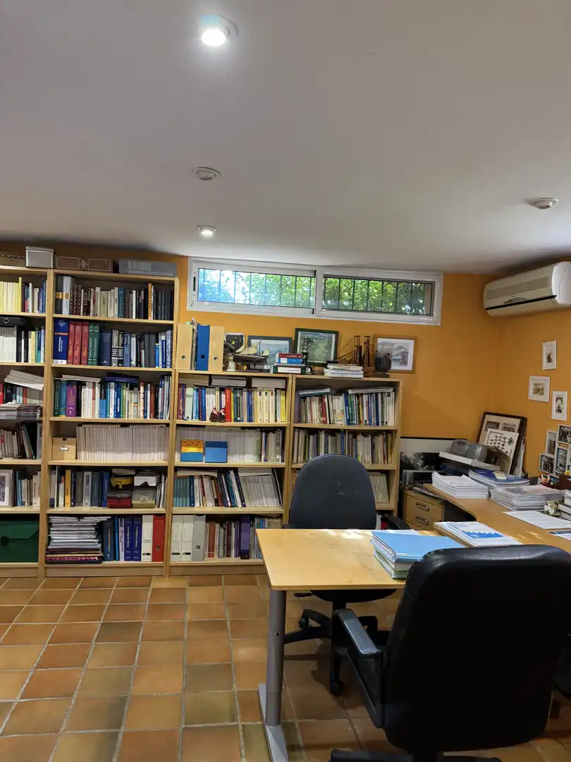 Houses for sale in Calle Escultor Freila Guevara, 32, El Brillante -El Naranjo - El Tablero Houses for sale in Córdoba with Air Conditioner, Heating and Private garden