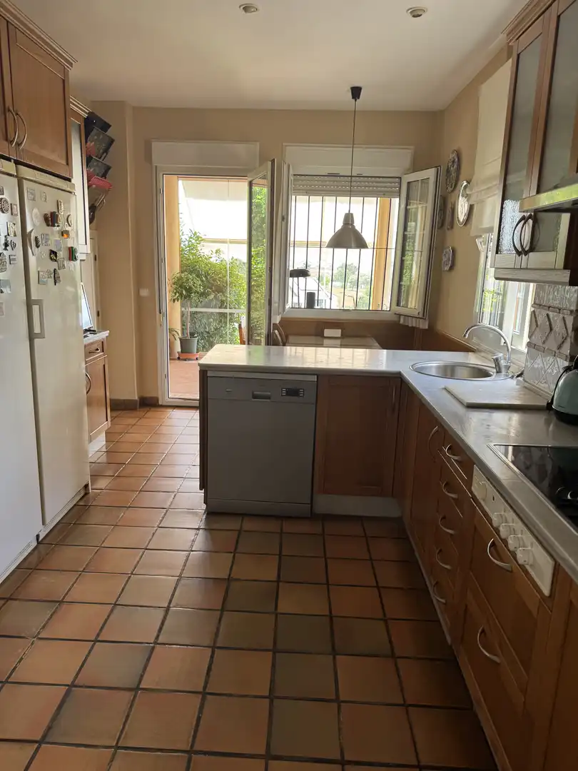 Houses for sale in Calle Escultor Freila Guevara, 32, El Brillante -El Naranjo - El Tablero Kitchen of Houses for sale in Córdoba with Air Conditioner, Heating and Private garden