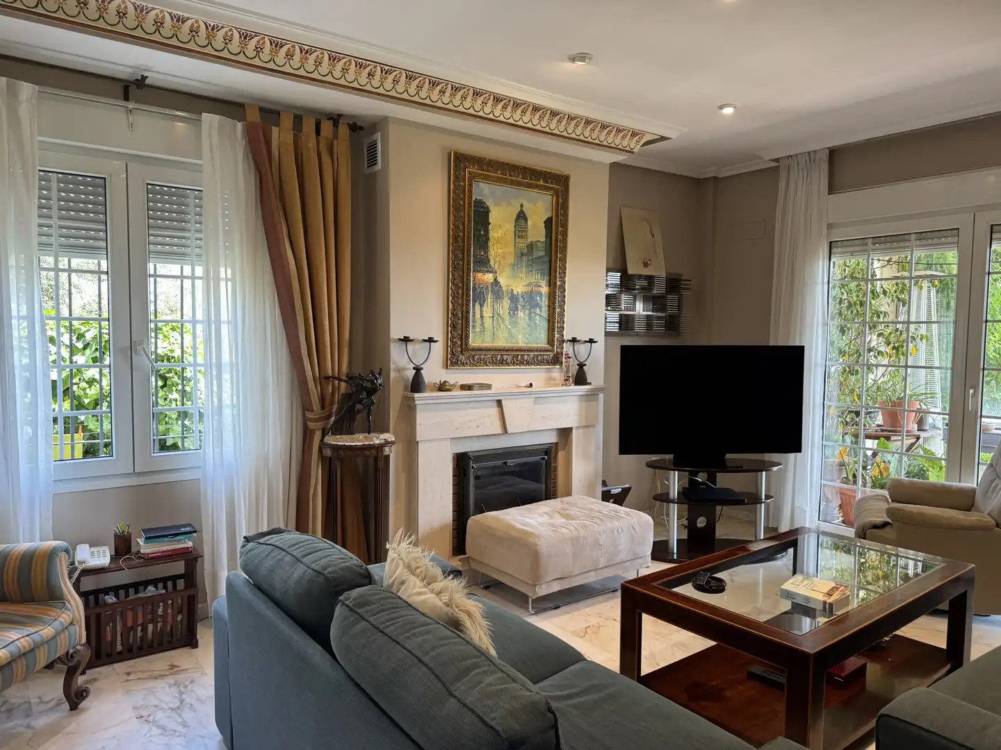 Houses for sale in Calle Escultor Freila Guevara, 32, El Brillante -El Naranjo - El Tablero Living room of Houses for sale in Córdoba with Air Conditioner, Heating and Private garden