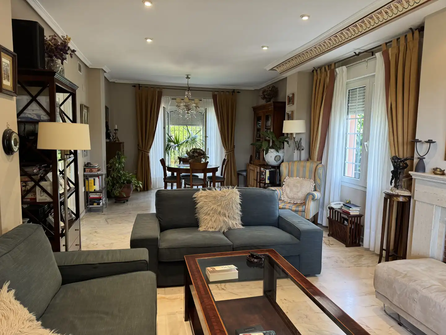 Houses for sale in Calle Escultor Freila Guevara, 32, El Brillante -El Naranjo - El Tablero Living room of Houses for sale in Córdoba with Air Conditioner, Heating and Private garden
