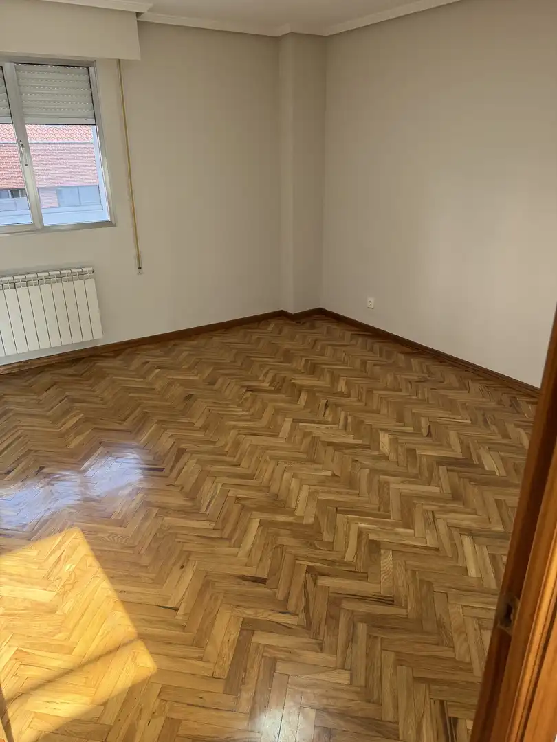 Flat for sale in Calle Mercedes, 5, Plaza de Toros Bedroom of Flat for sale in Valladolid Capital with Terrace and Balcony