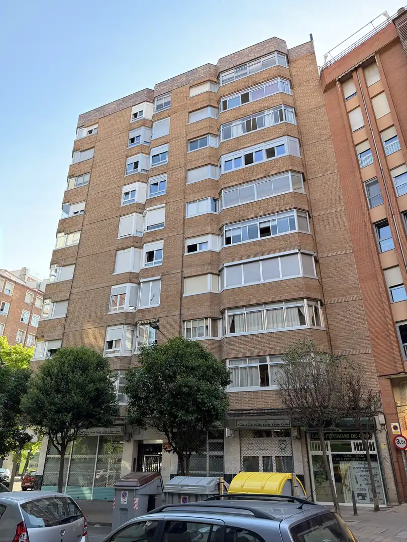 Flat for sale in Calle Mercedes, 5, Plaza de Toros Exterior view of Flat for sale in Valladolid Capital with Terrace and Balcony