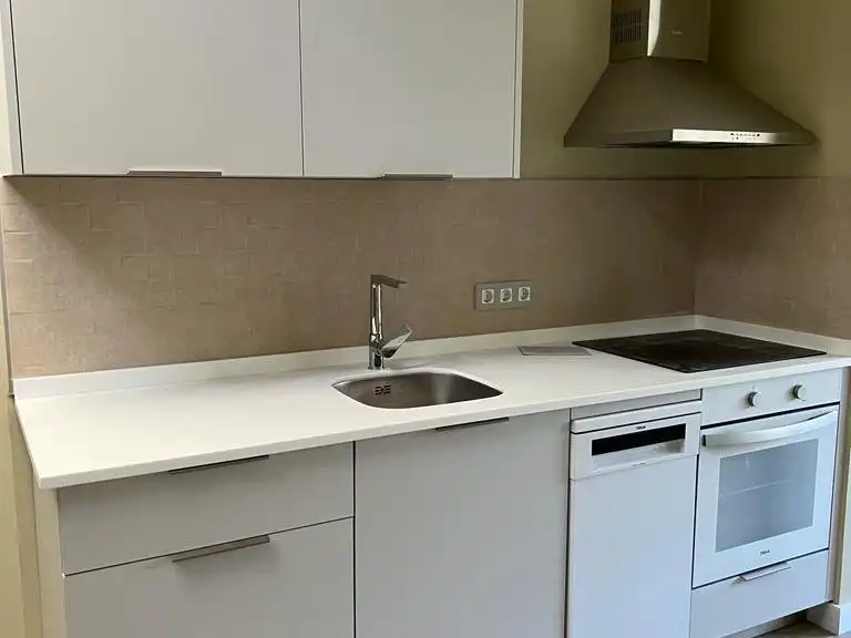 Wohnung zur Miete in Los Remedios Küche von Wohnung zur Miete in Sevilla mit Klimaanlage, Parkett und Terrasse
