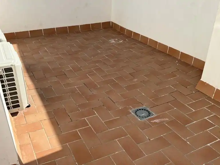 Wohnung zur Miete in Los Remedios Terrasse von Wohnung zur Miete in Sevilla mit Klimaanlage, Parkett und Terrasse