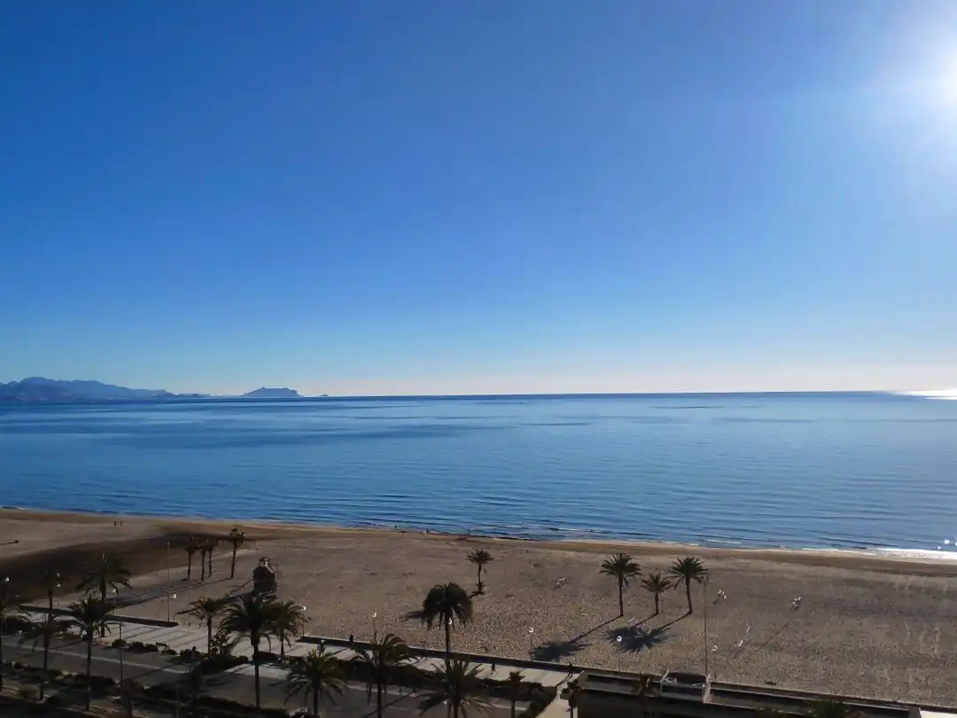 Apartamento de alquiler en Avenida de Niza, 30, Playa de San Juan Vista exterior de Apartamento de alquiler en Alicante / Alacant con Calefacción, Terraza y Piscina