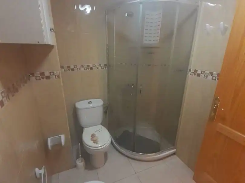 Piso en venta en Calle Obispo Frías, 30, Vecindario - El Doctoral - Cruce de Sardina Baño de Piso en venta en Santa Lucía de Tirajana con Amueblado, Parking comunitario y Balcón