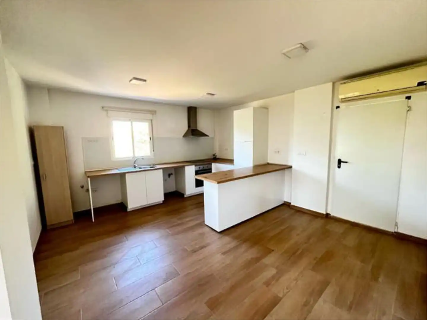 Casa adosada en venta en San Miguel - El Paraiso Cocina de Casa adosada en venta en Náquera con Calefacción, Jardín privado y Terraza