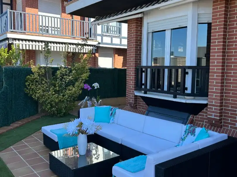 Houses for sale in Calle Nicolás Torre, 5, Cotolino Terrace of Houses for sale in Castro-Urdiales with Terrace and Balcony