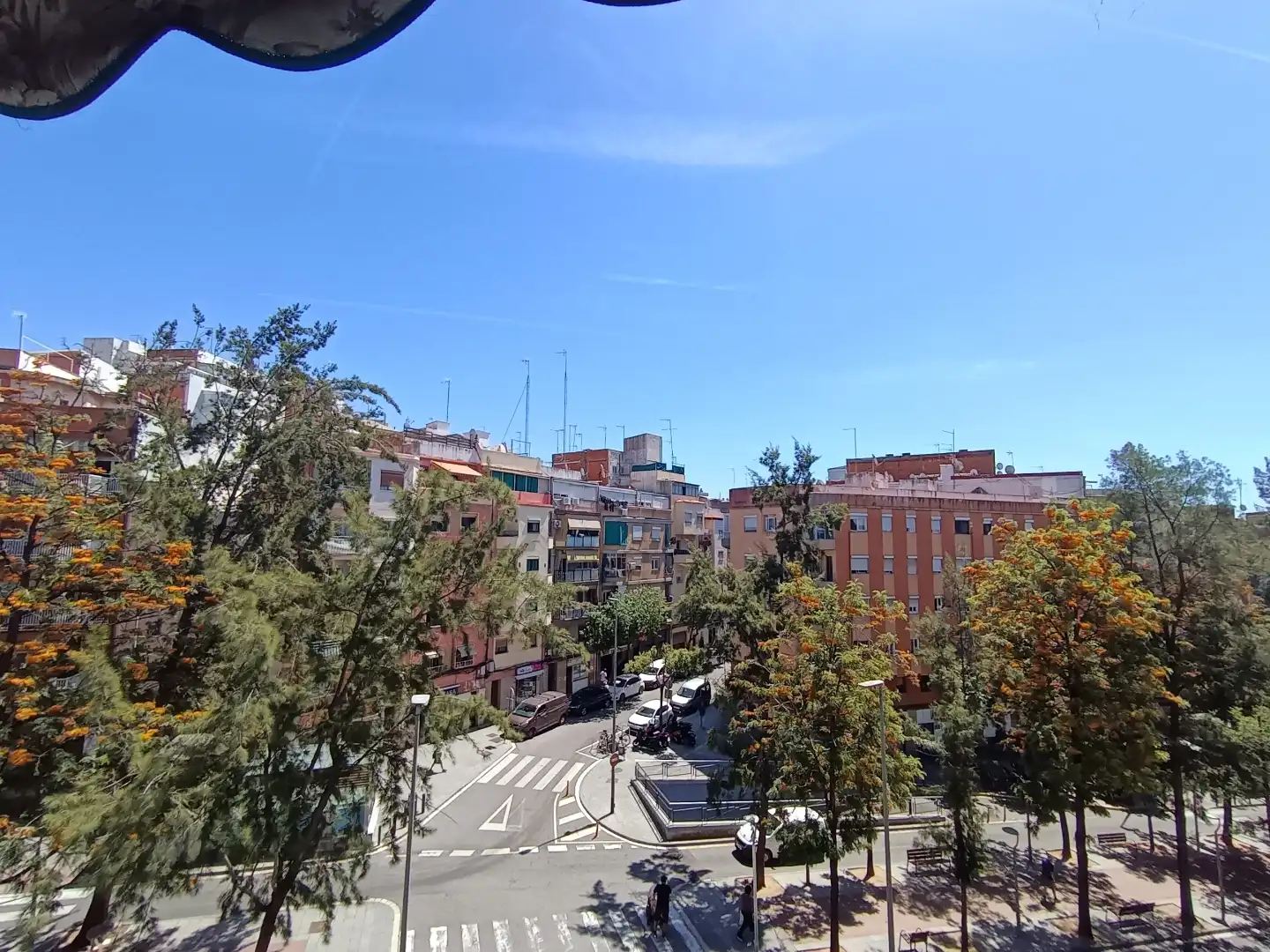Pis en venda a Carrer de Valeta, 7, Sanfeliu Vista exterior de Pis en venda en L'Hospitalet de Llobregat amb Balcó