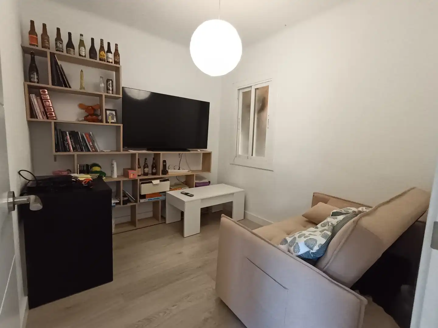 Pis en venda a Carrer de Valeta, 7, Sanfeliu Sala d'estar de Pis en venda en L'Hospitalet de Llobregat amb Balcó