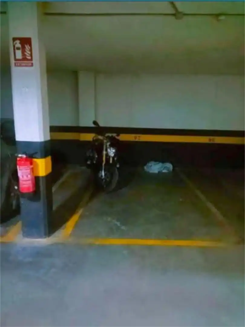 Parking of Garage for rent in Sevilla