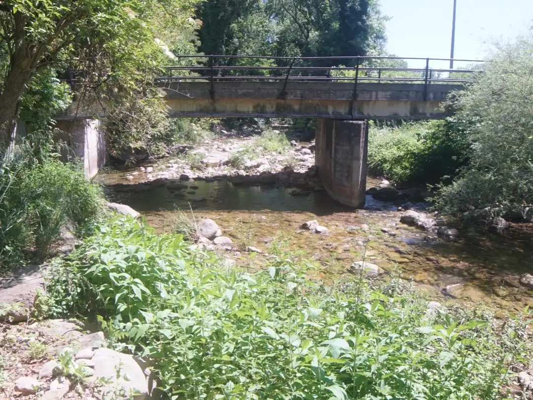 Pis en venda a Passeig General Estartús, 8, La Vall d'en Bas Vista exterior de Pis en venda en La Vall d'en Bas amb Terrassa i Balcó