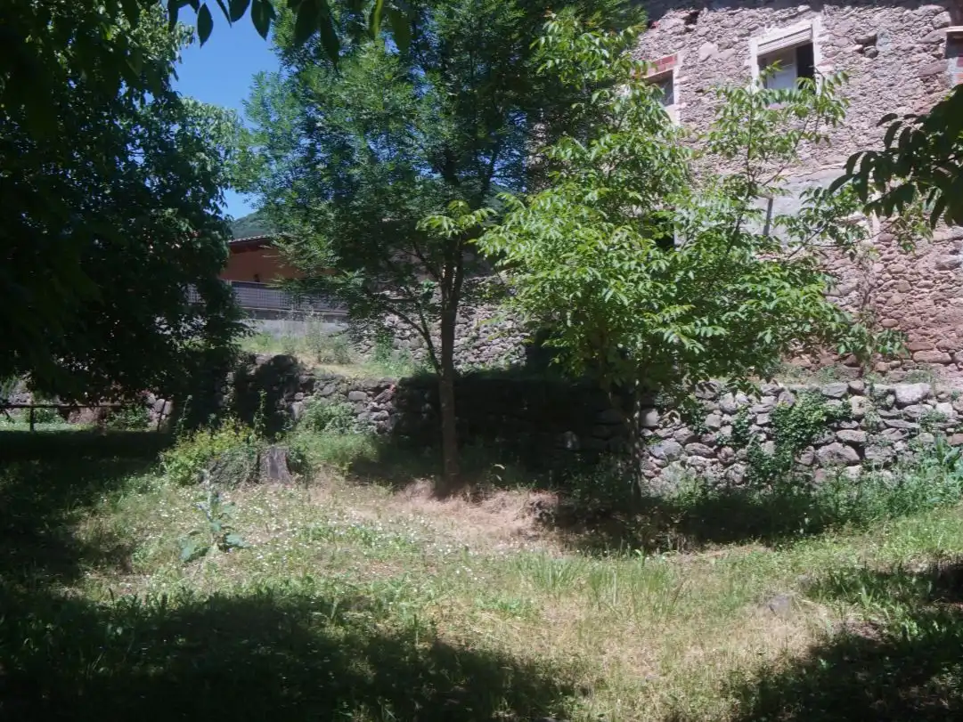 Pis en venda a Passeig General Estartús, 8, La Vall d'en Bas Pis en venda en La Vall d'en Bas amb Terrassa i Balcó