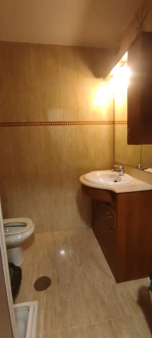 Estudio de alquiler en Rúa Hernán Cortés, 10, Ourense Capital Baño de Estudio de alquiler en Ourense Capital