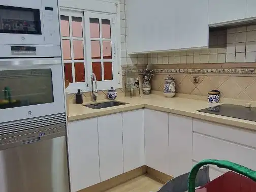 Casa adosada en venta en Calle Coroneles Lacasa, 3, Calvo Sotelo Cocina de Casa adosada en venta en Melilla con Aire acondicionado, Terraza y Amueblado