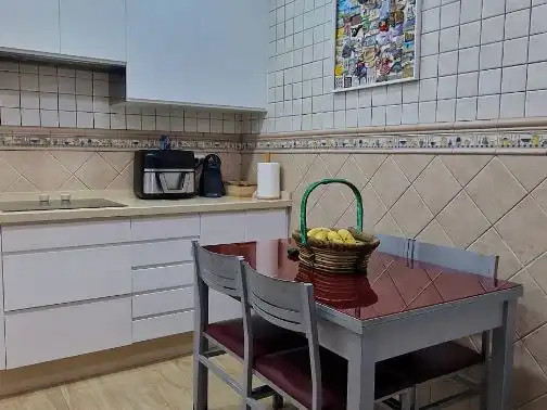 Casa adosada en venta en Calle Coroneles Lacasa, 3, Calvo Sotelo Cocina de Casa adosada en venta en Melilla con Aire acondicionado, Terraza y Amueblado
