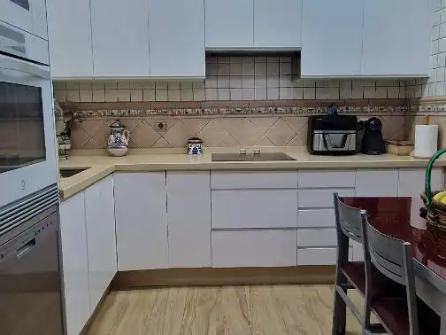 Casa adosada en venta en Calle Coroneles Lacasa, 3, Calvo Sotelo Cocina de Casa adosada en venta en Melilla con Aire acondicionado, Terraza y Amueblado
