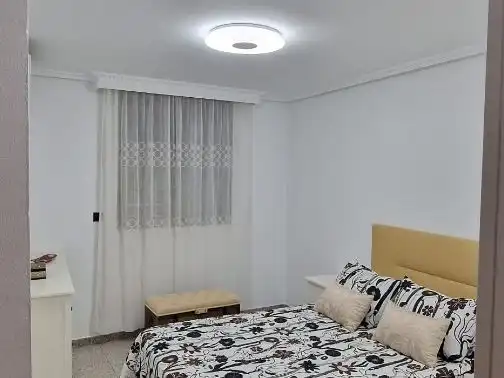 Casa adosada en venta en Calle Coroneles Lacasa, 3, Calvo Sotelo Habitación de Casa adosada en venta en Melilla con Aire acondicionado, Terraza y Amueblado