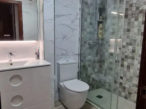 Casa adosada en venta en Calle Coroneles Lacasa, 3, Calvo Sotelo Baño de Casa adosada en venta en Melilla con Aire acondicionado, Terraza y Amueblado