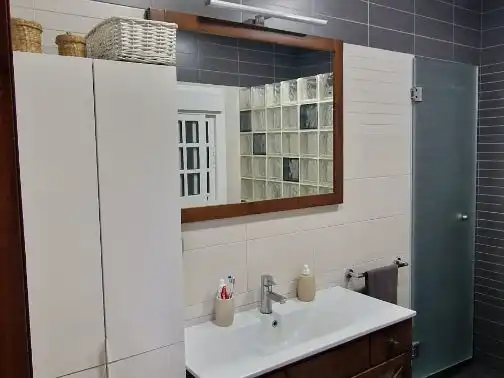 Casa adosada en venta en Calle Coroneles Lacasa, 3, Calvo Sotelo Baño de Casa adosada en venta en Melilla con Aire acondicionado, Terraza y Amueblado