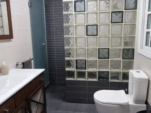 Casa adosada en venta en Calle Coroneles Lacasa, 3, Calvo Sotelo Baño de Casa adosada en venta en Melilla con Aire acondicionado, Terraza y Amueblado