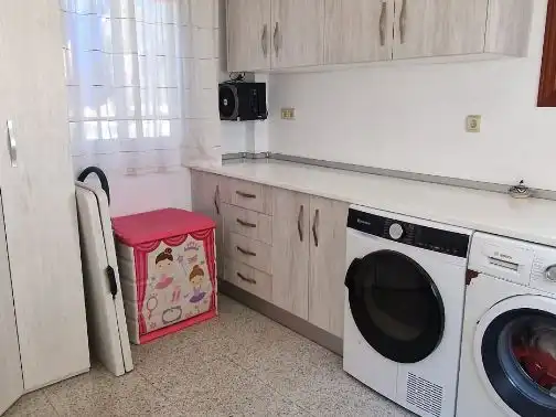 Casa adosada en venta en Calle Coroneles Lacasa, 3, Calvo Sotelo Cocina de Casa adosada en venta en Melilla con Aire acondicionado, Terraza y Amueblado