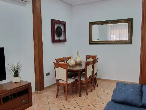 Casa adosada en venta en Calle Coroneles Lacasa, 3, Calvo Sotelo Comedor de Casa adosada en venta en Melilla con Aire acondicionado, Terraza y Amueblado