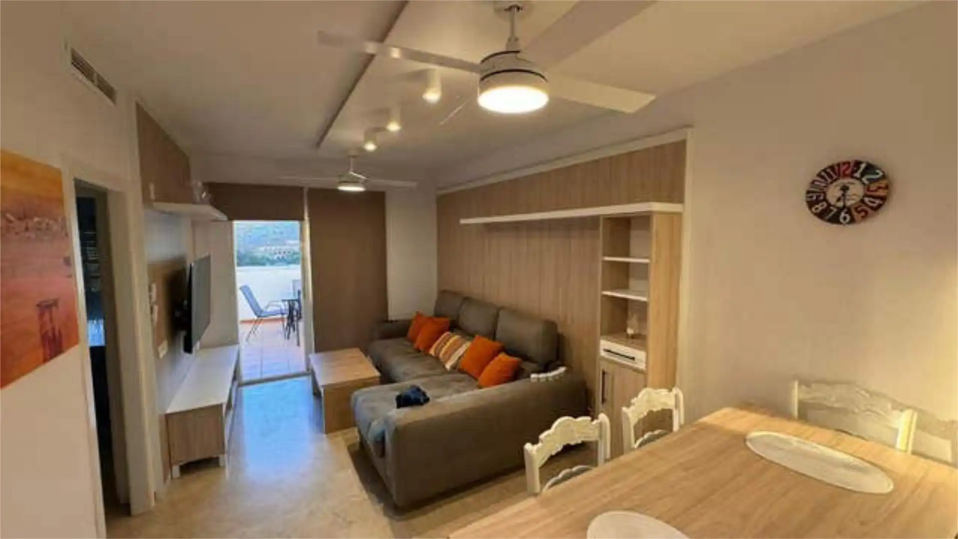 Sala de estar de Ático de alquiler en Benalmádena con Calefacción, Terraza y Piscina