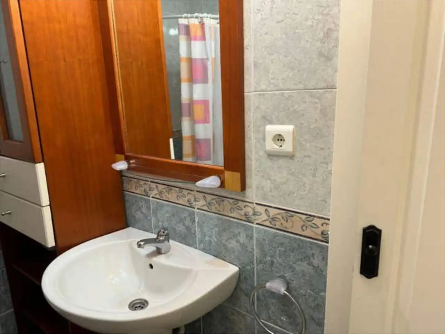 Àtic de lloguer a Zona Centro Comercial Torrequebrada Bany de Àtic de lloguer en Benalmádena amb Calefacció, Terrassa i Piscina