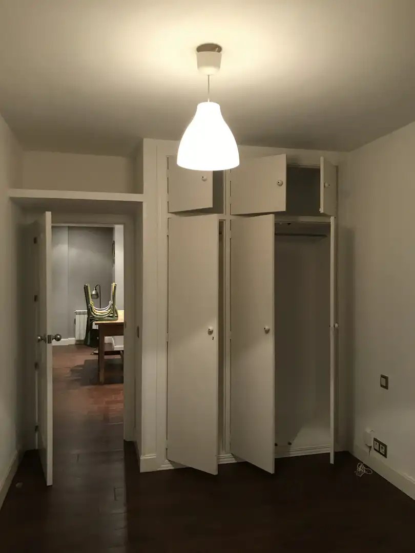 Flat for rent in Calle Canoa, 16, Alameda de Osuna Bedroom of Flat for rent in Madrid with Air Conditioner, Heating and Private garden