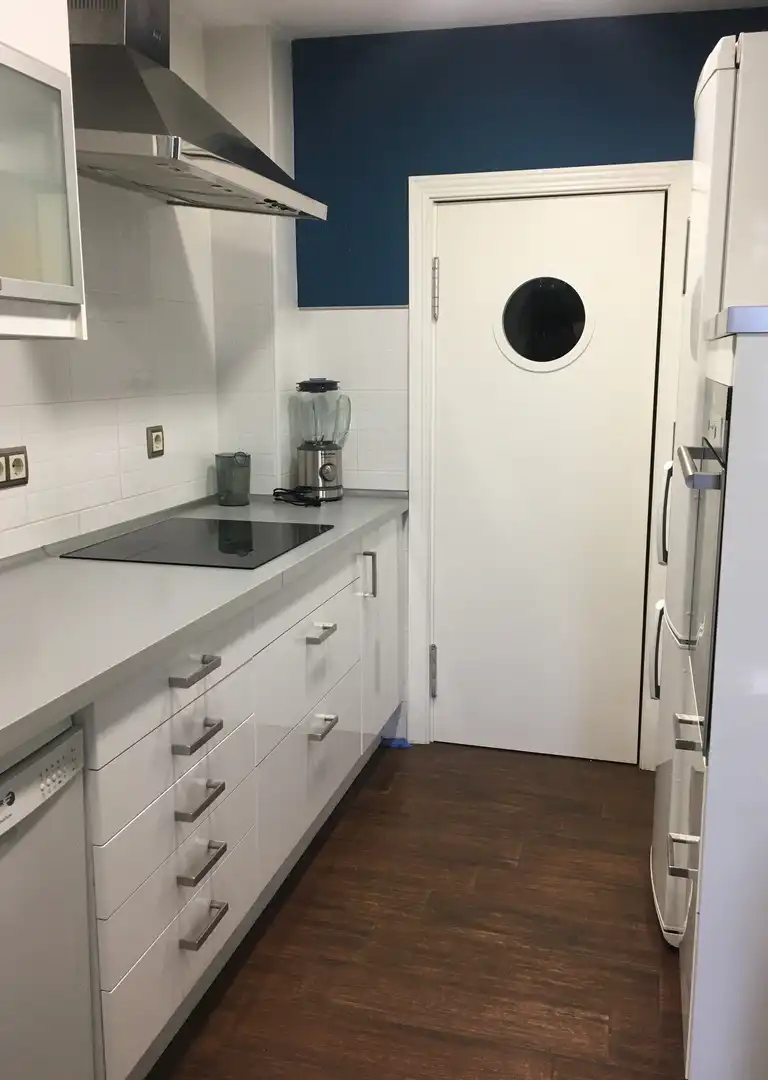 Flat for rent in Calle Canoa, 16, Alameda de Osuna Kitchen of Flat for rent in Madrid with Air Conditioner, Heating and Private garden