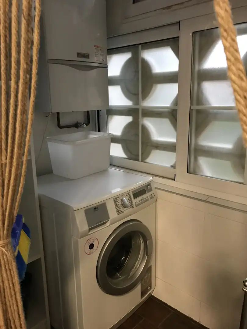 Flat for rent in Calle Canoa, 16, Alameda de Osuna Flat for rent in Madrid with Air Conditioner, Heating and Private garden