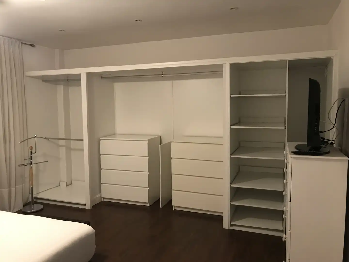 Flat for rent in Calle Canoa, 16, Alameda de Osuna Bedroom of Flat for rent in Madrid with Air Conditioner, Heating and Private garden