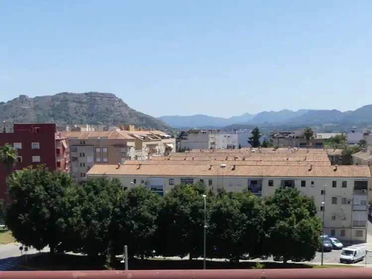 Vista exterior de Pis en venda en Xàtiva amb Aire condicionat, Terrassa i Balcó