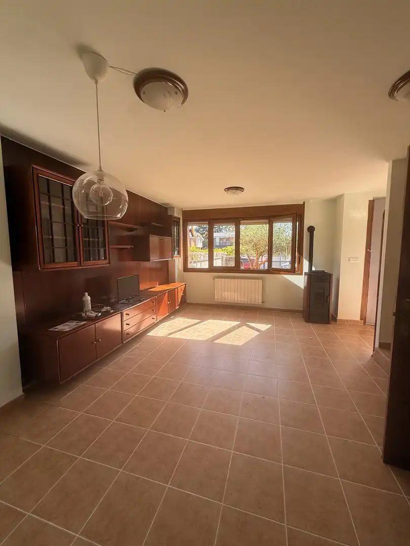 Casa o chalet en venta en Vial Camino, 3, Polanco Sala de estar de Casa o chalet en venta en Polanco con Terraza y Balcón