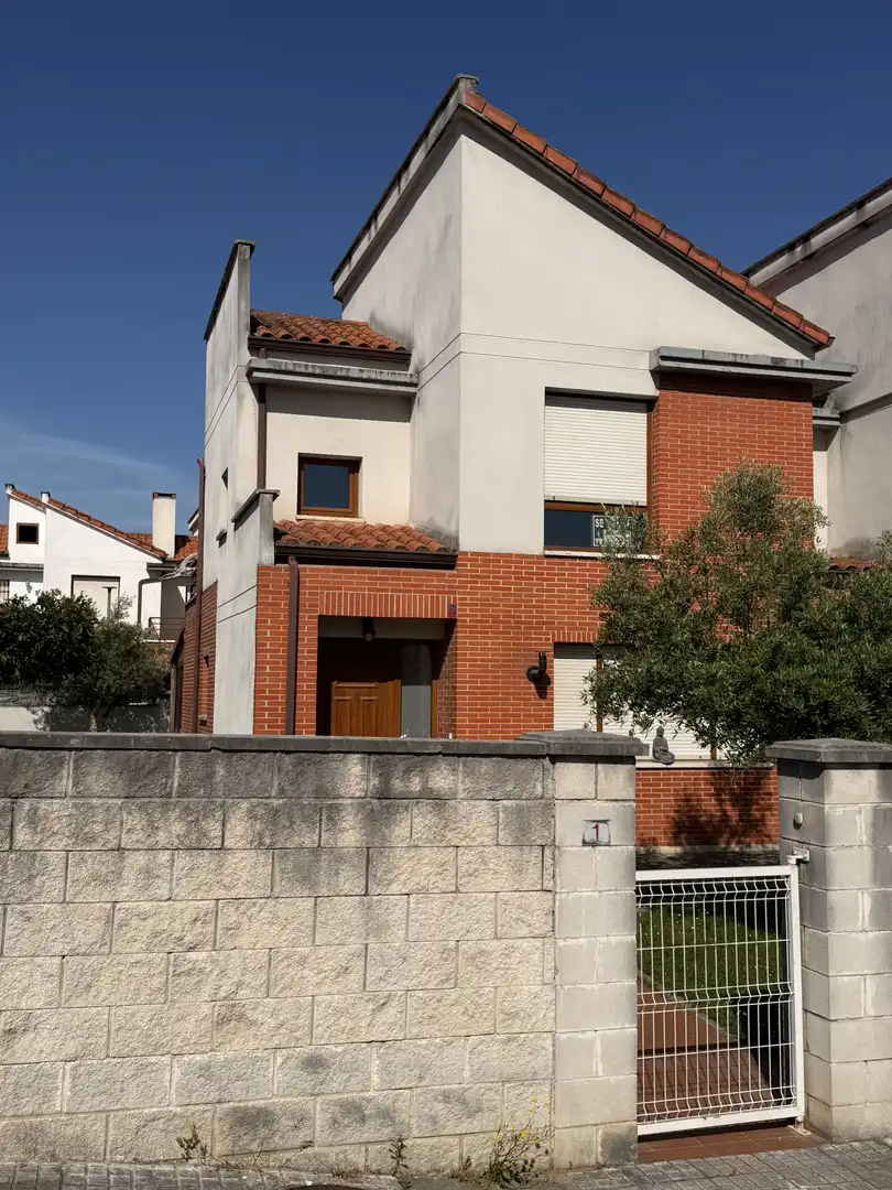 Houses for sale in Vial Camino, 3, Polanco Exterior view of Houses for sale in Polanco with Terrace and Balcony
