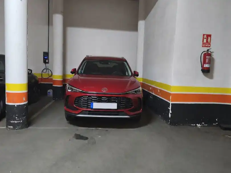 Aparcament de Pis en venda en Fuenlabrada amb Aire condicionat, Terrassa i Piscina