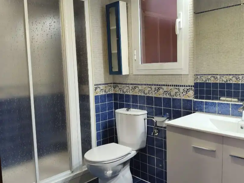 Bany de Pis en venda en Fuenlabrada amb Aire condicionat, Terrassa i Piscina