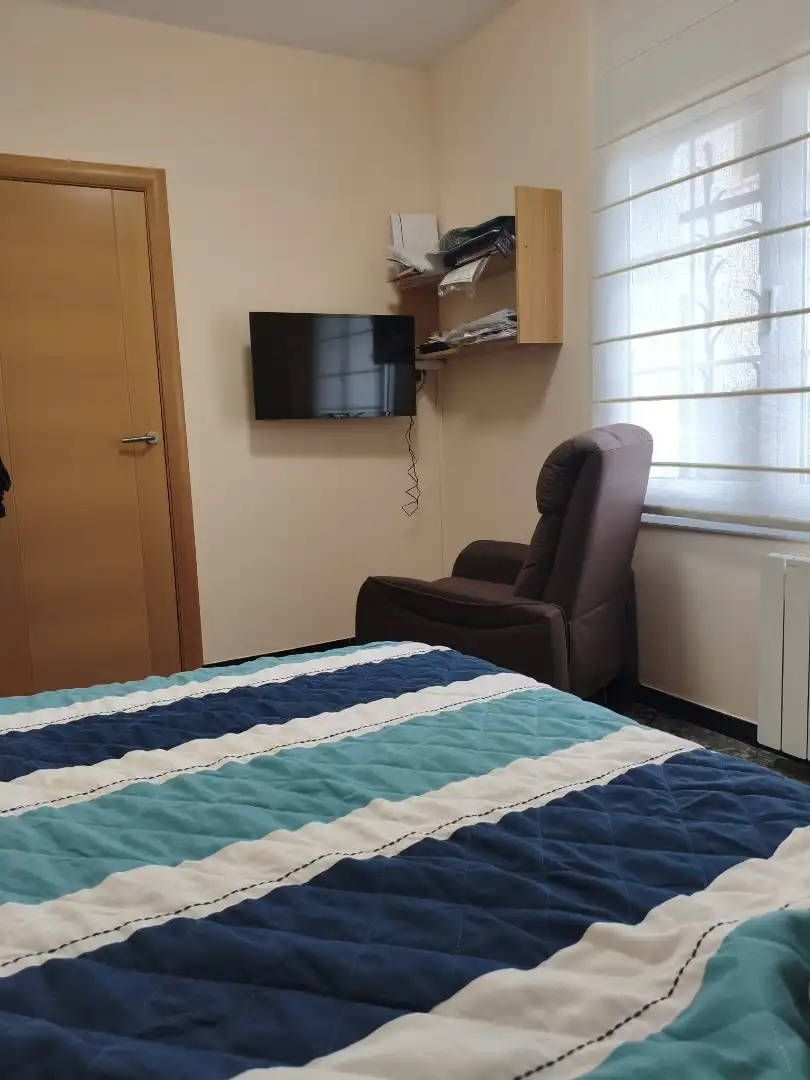 Piso en venta en Carrer Farigola, 24, Airesol Habitación de Piso en venta en Castellar del Vallès con Aire acondicionado, Piscina y Balcón