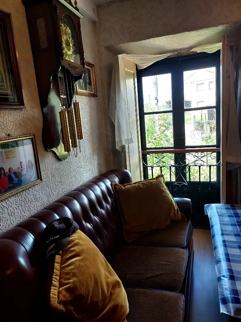 Sala d'estar de Finca rústica en venda en Grado amb Jardí privat, Terrassa i Traster