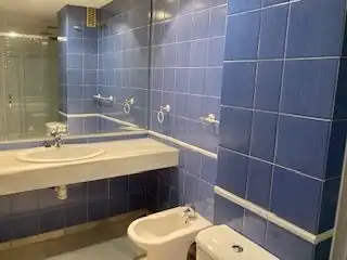 Wohnung zur Miete in Avenida Salvador Allende, 5, Barrio de Zaidín Badezimmer von Wohnung zur Miete in Granada mit Klimaanlage, Heizung und Terrasse