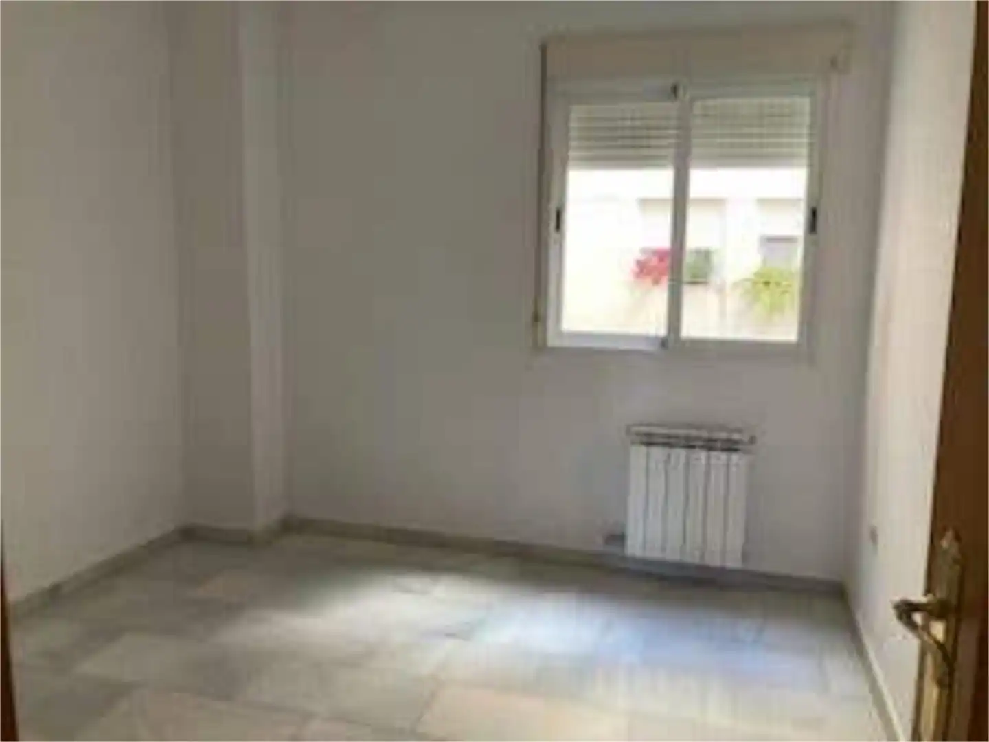 Flat for rent in Barrio de Zaidín Bedroom of Flat for rent in Granada with Heating, Terrace and Storage room