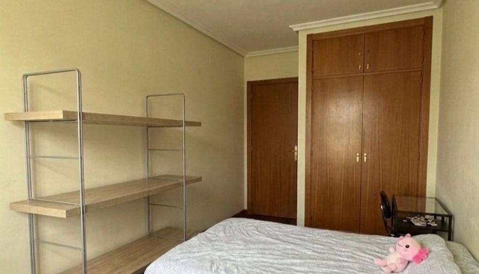 Habitación en Plaza Rocamador, 4, Universidad - Las Huelgas, Burgos Capital - imagen 1 Foto 1 de Habitación en Plaza Rocamador, 4, Universidad - Las Huelgas, Burgos Capital