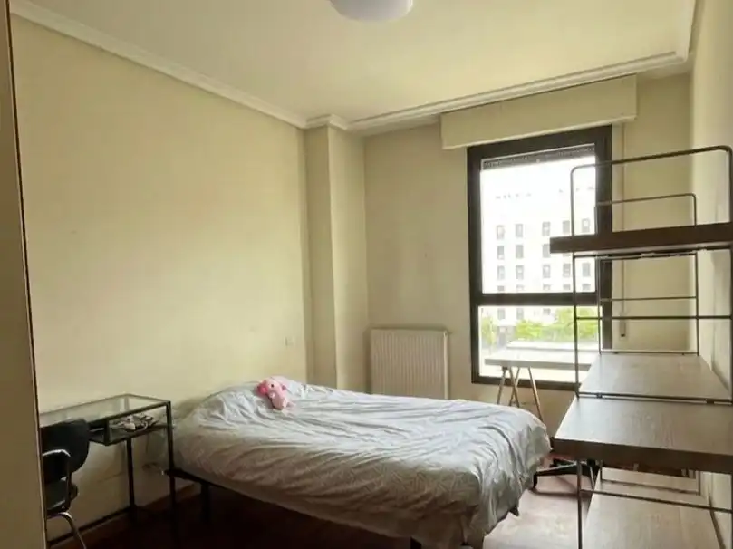 Habitación en Plaza Rocamador, 4, Universidad - Las Huelgas Habitación en Plaza Rocamador, 4, Universidad - Las Huelgas