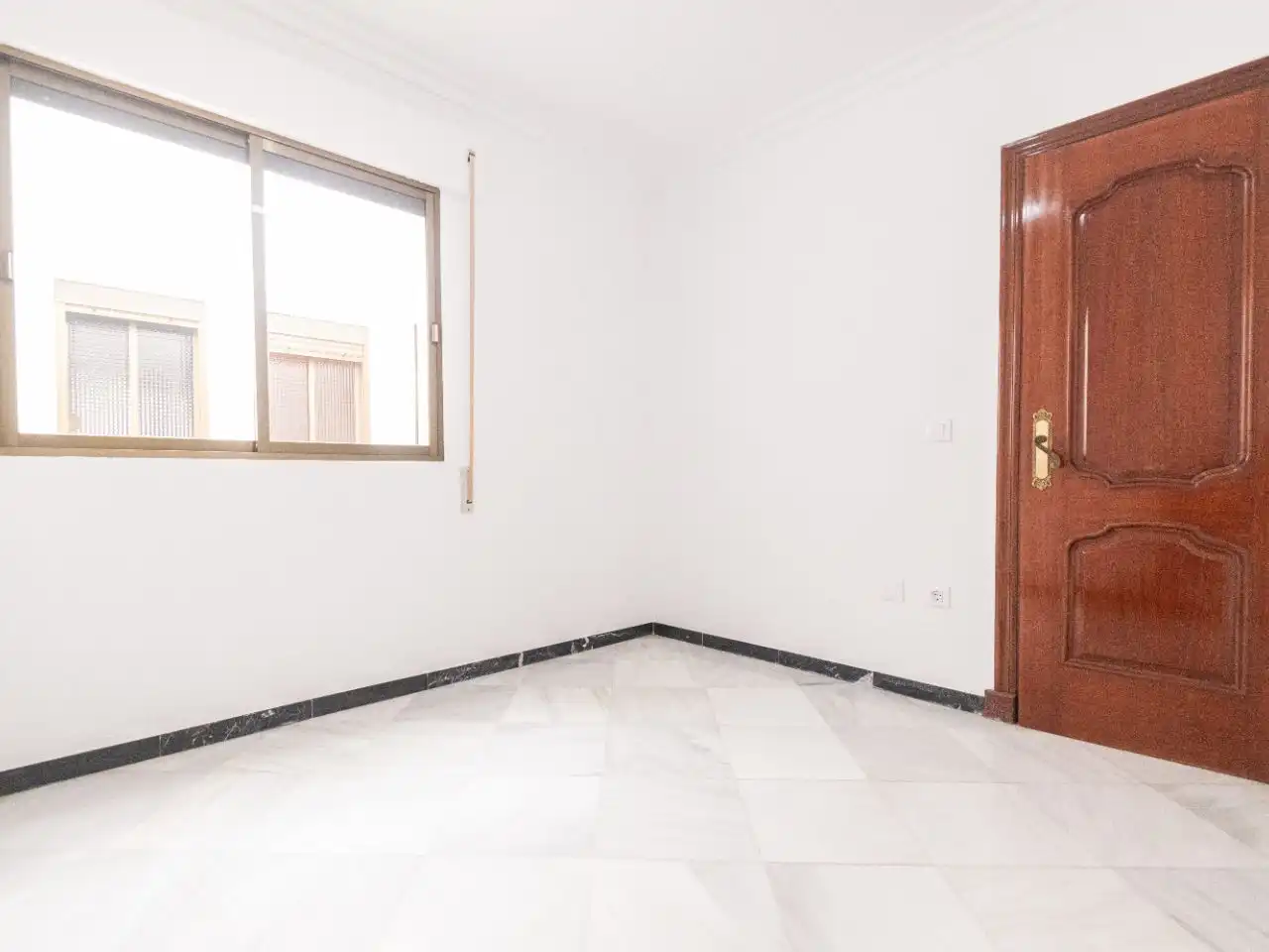 Habitación de Piso de alquiler en Coria del Río con Aire acondicionado, Terraza y Balcón