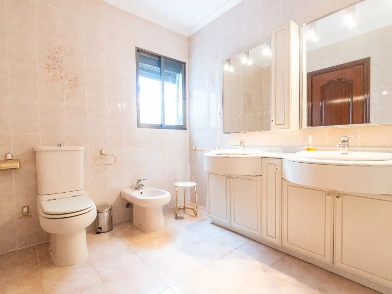 Baño de Piso de alquiler en Coria del Río con Aire acondicionado, Terraza y Balcón