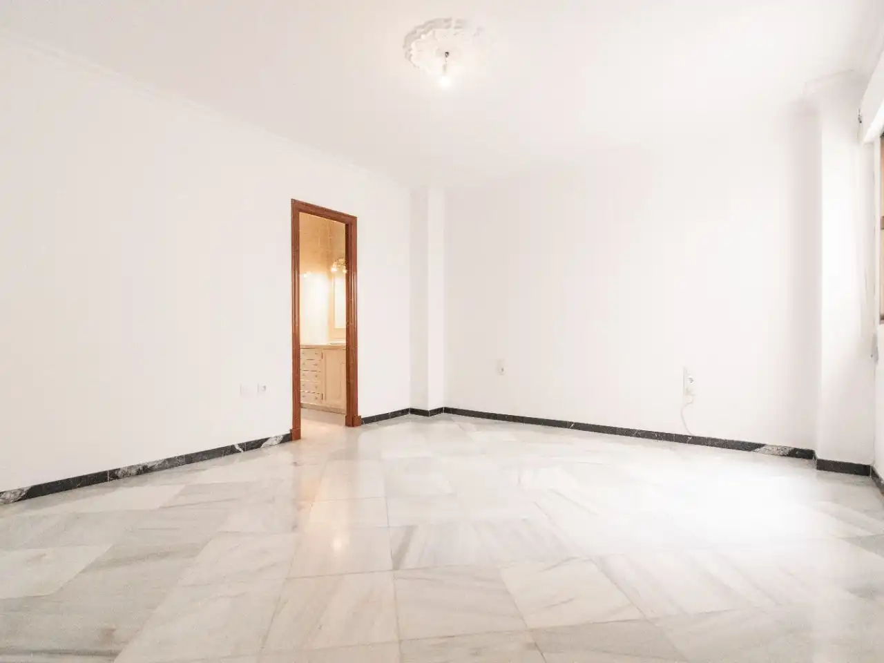 Habitación de Piso de alquiler en Coria del Río con Aire acondicionado, Terraza y Balcón
