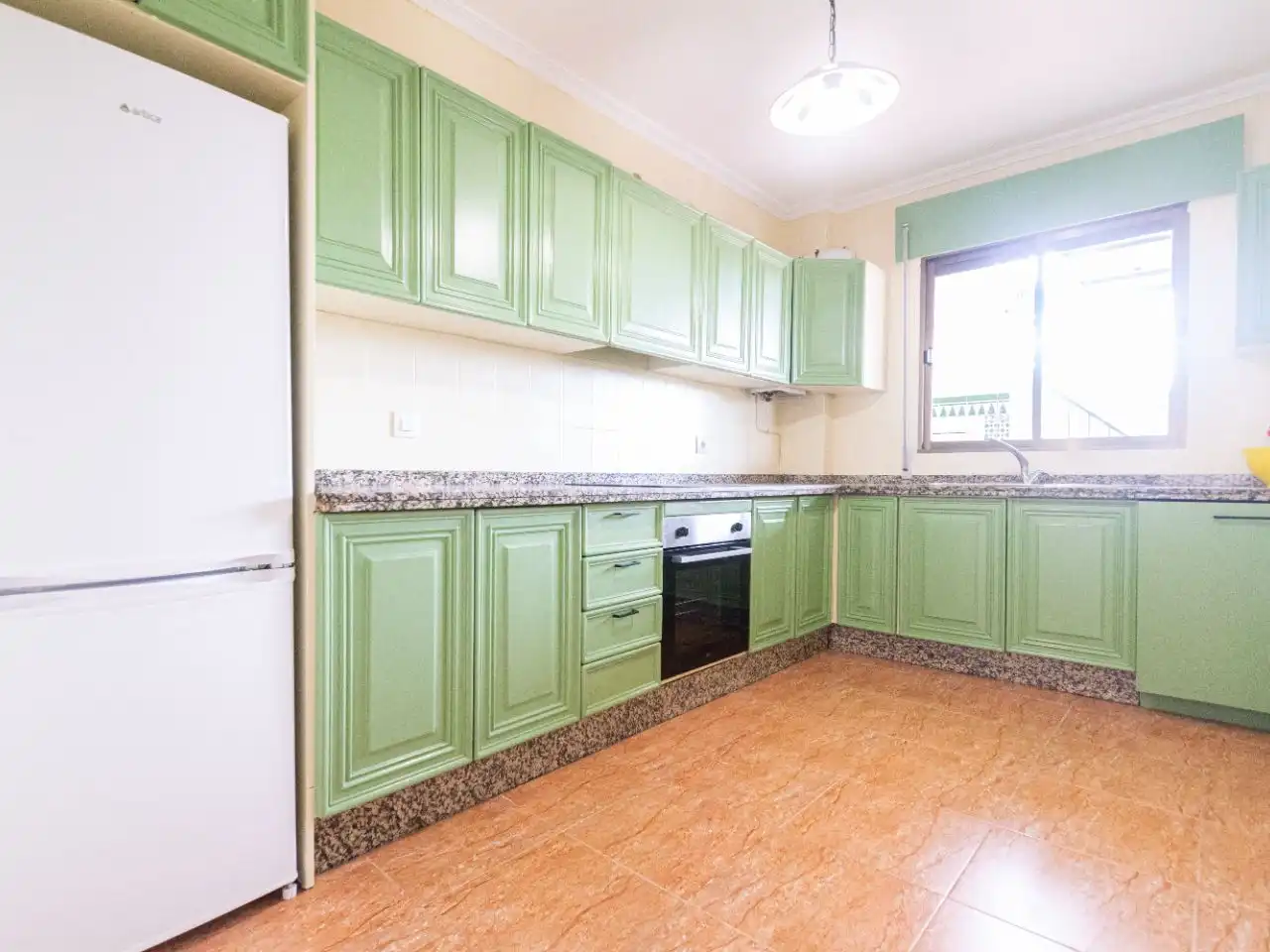 Cocina de Piso de alquiler en Coria del Río con Aire acondicionado, Terraza y Balcón