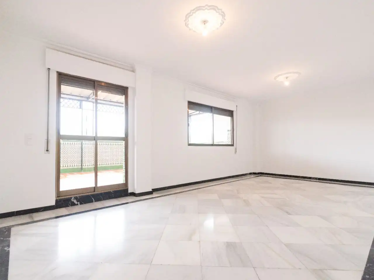 Piso de alquiler en Coria del Río con Aire acondicionado, Terraza y Balcón