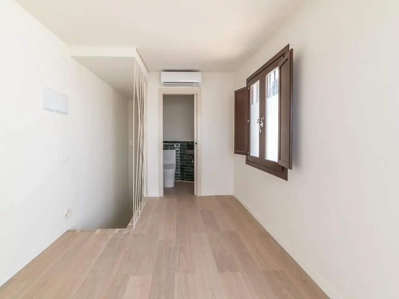 Attic for sale in  Sevilla Capital  with Air Conditioner and Terrace